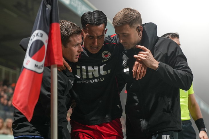 Miliano Jonathans lijkt een zware blessure op te lopen