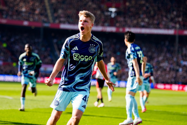 Sean Steur na zijn goal tegen Feyenoord