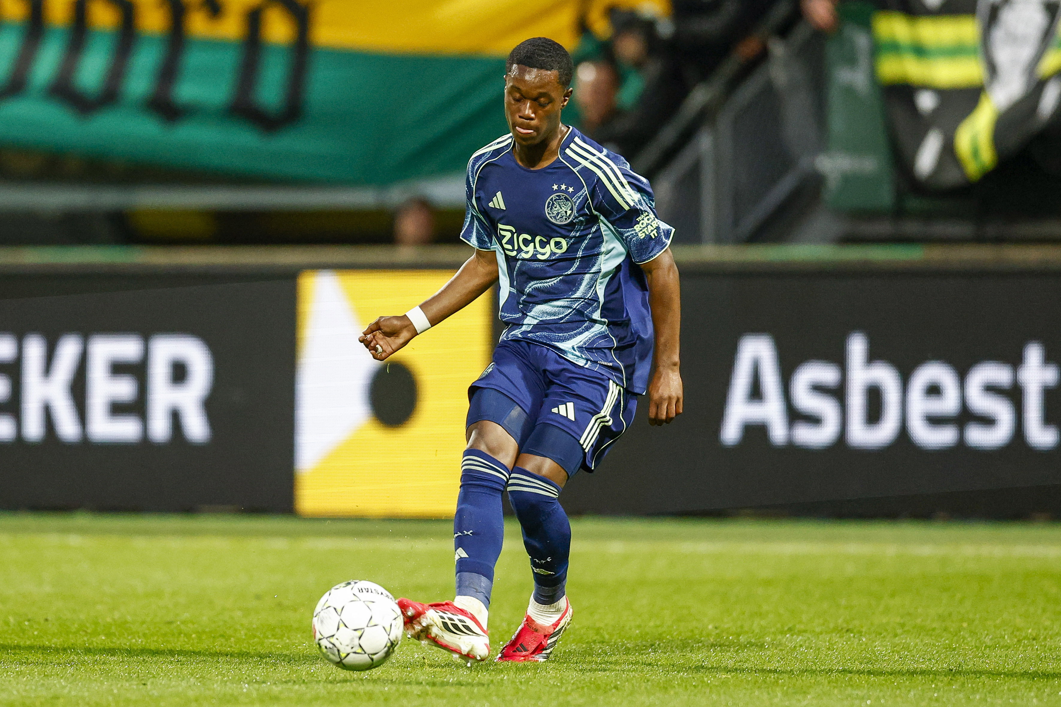 Kennynho Kasanwirjo bij Ajax