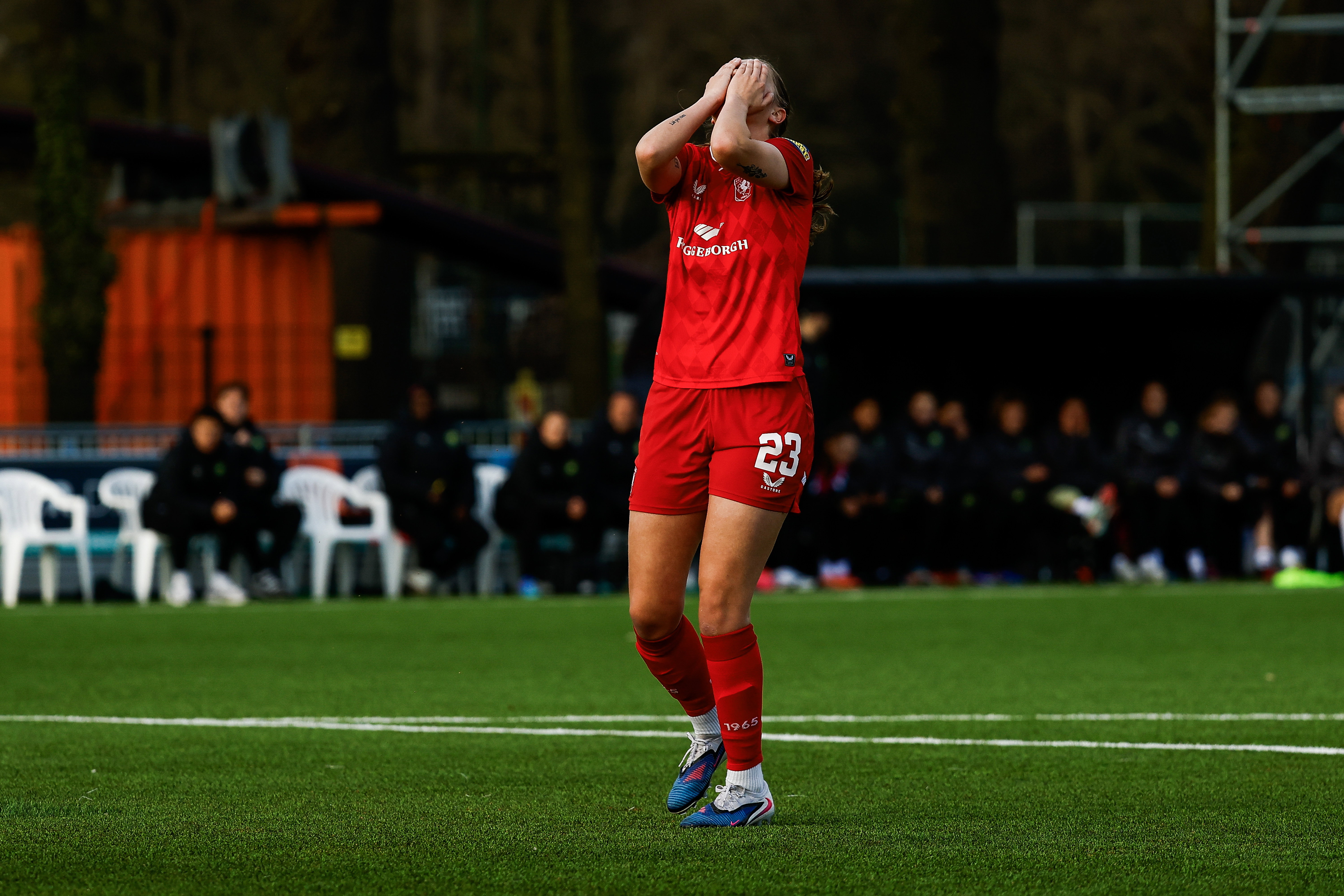 Suus Verdaasdonk (FC Twente) baalt