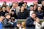 Dévy Rigaux temidden van de supporters