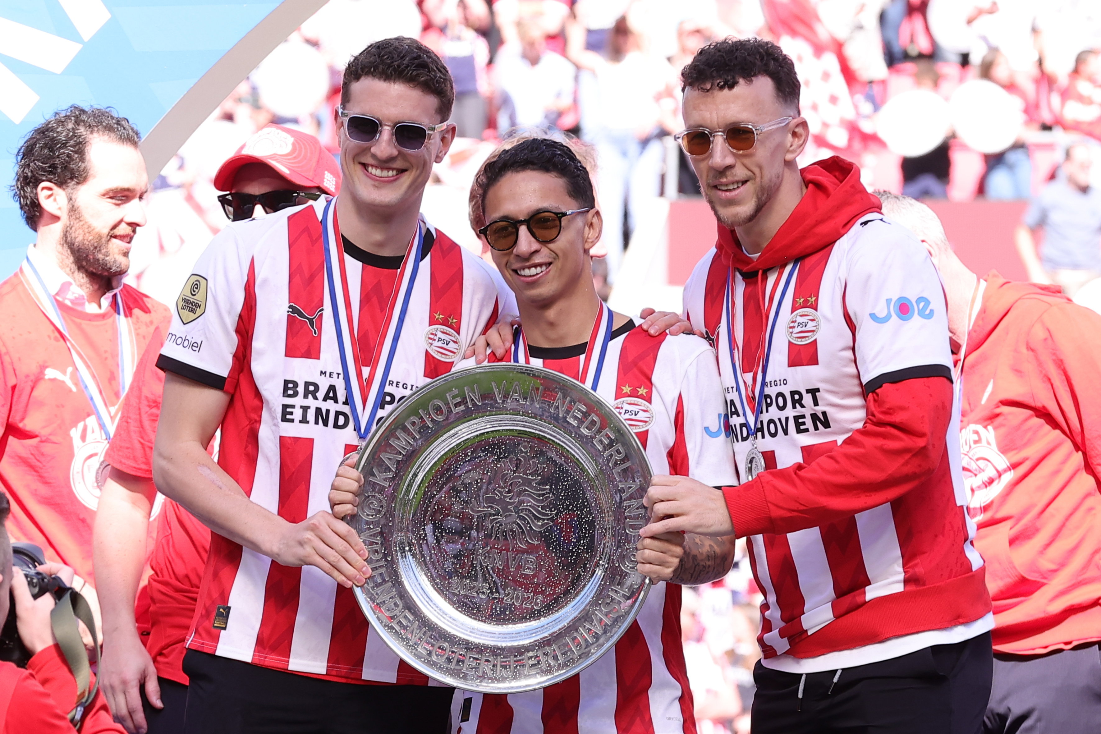 Guus Til, Mauro Junior en Ivan Perisic