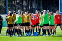 De OranjeLeeuwinnen trainen op de KNVB Campus in Zeist