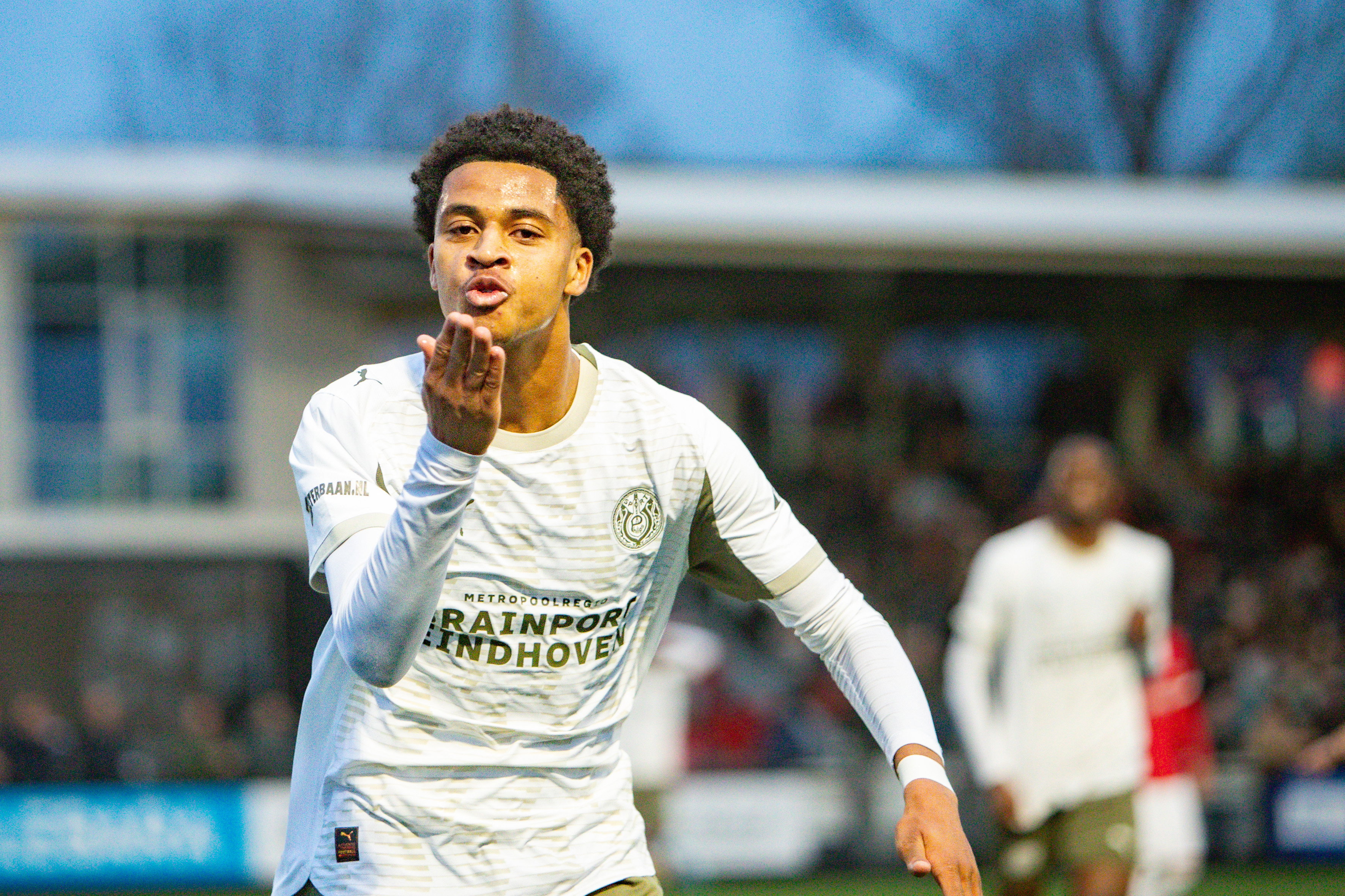 Austyn Jones namens Jong PSV