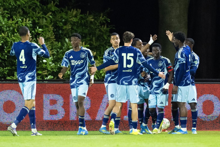 Jong Ajax viert goal van Don O'Niel