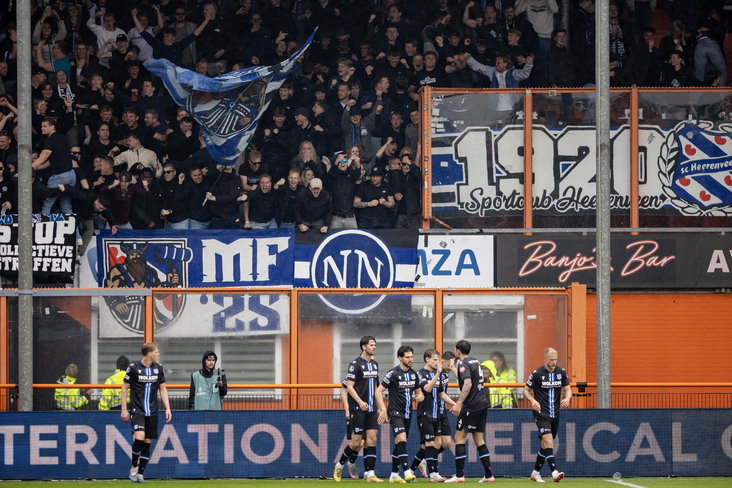 Blijdschap na de goal van Dylan Vente