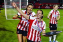 Melanie Bross en Renate Jansen vieren feest na de titel van PSV