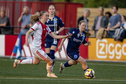 Marilyn Brummel (De Graafschap) in actie tegen Jong Ajax
