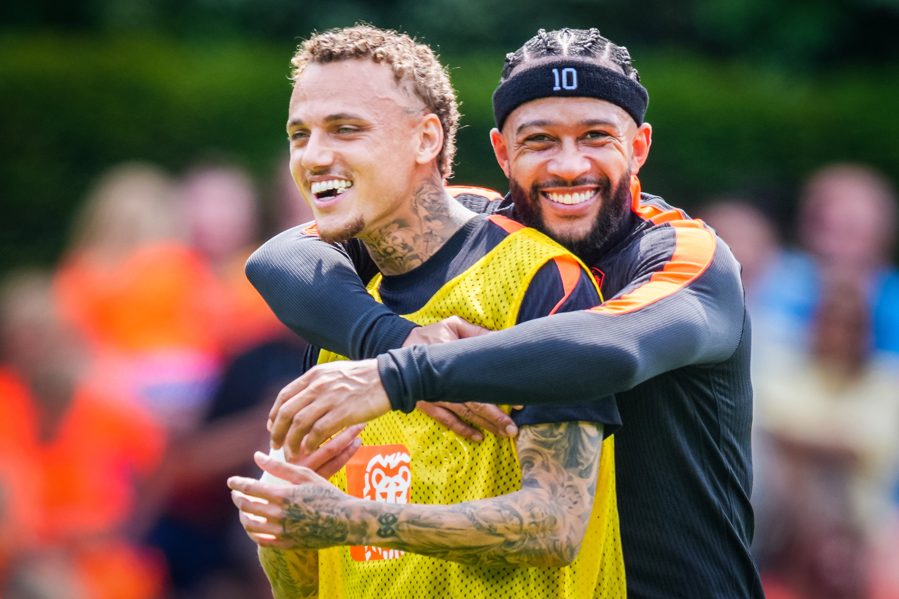 Noa Lang en Memphis bij Oranje