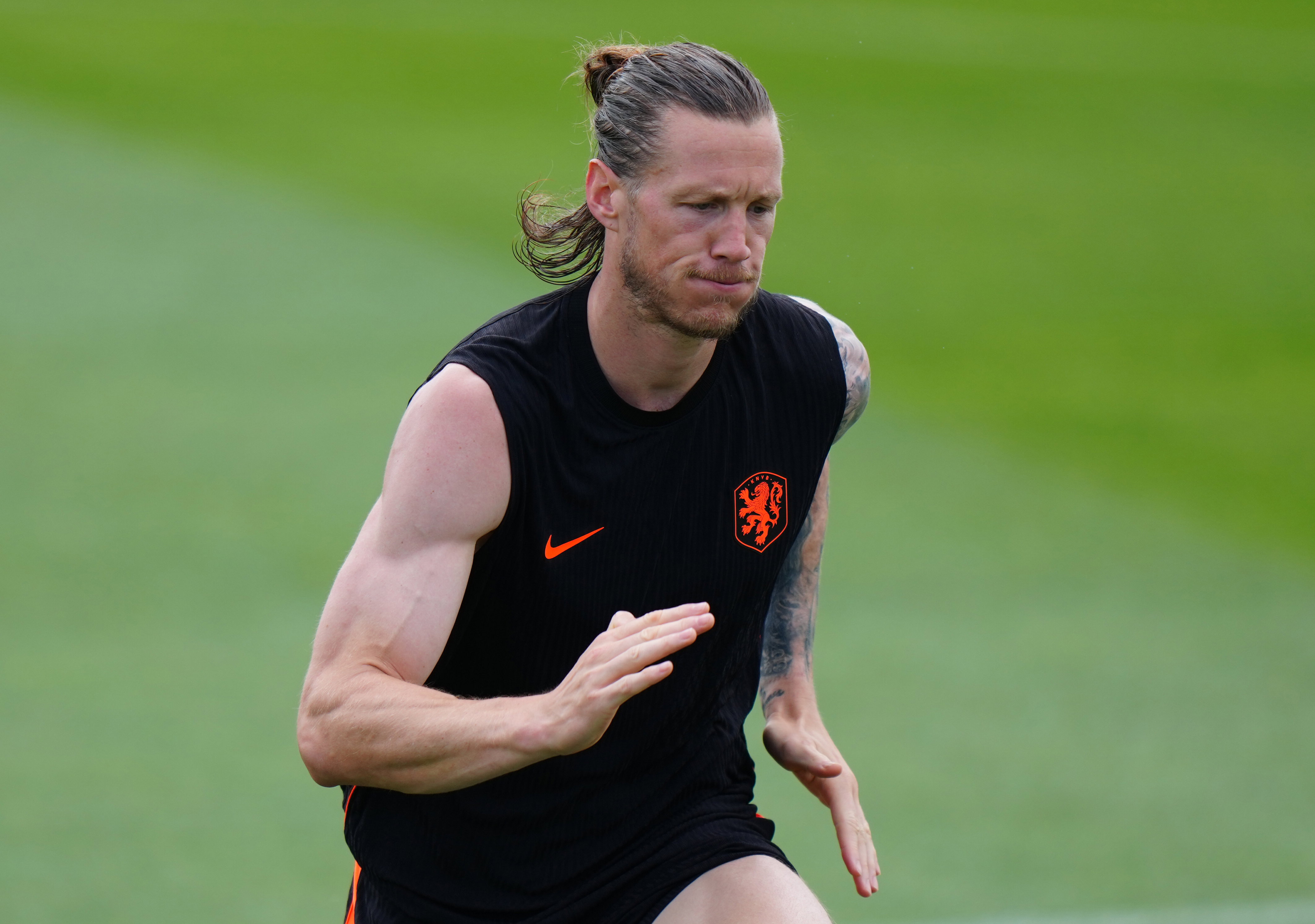 Wout Weghorst op de training van het Nederlands elftal