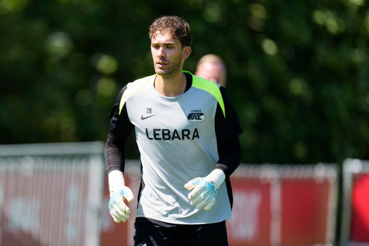 Jari De Busser op de training van AZ