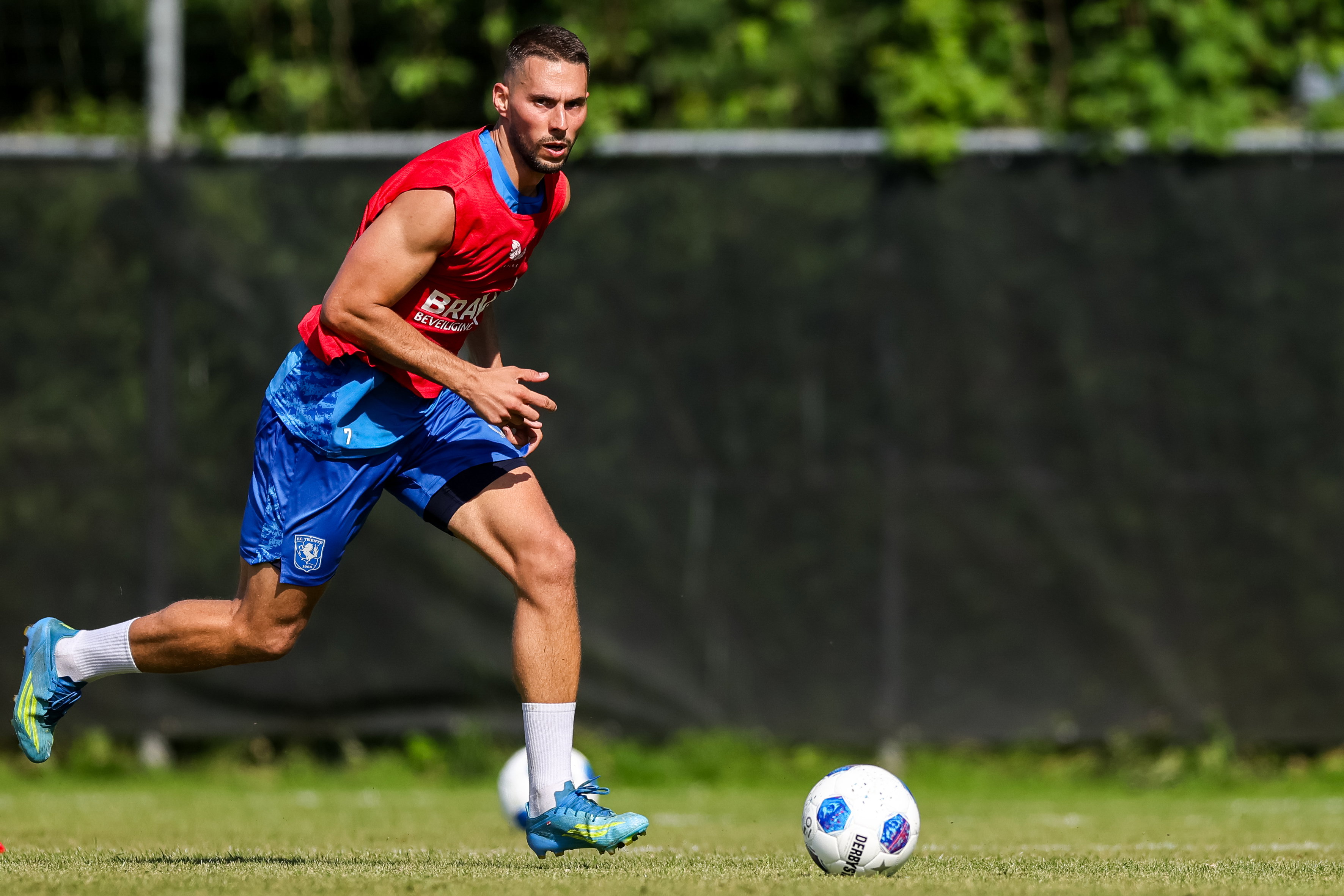 Marko Pjaca op de training van FC Twente