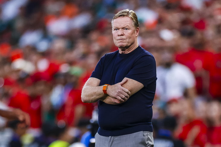 Ronald Koeman langs de lijn bij Oranje