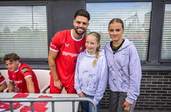 Robin Pröpper met supporters tijdens de Open Dag