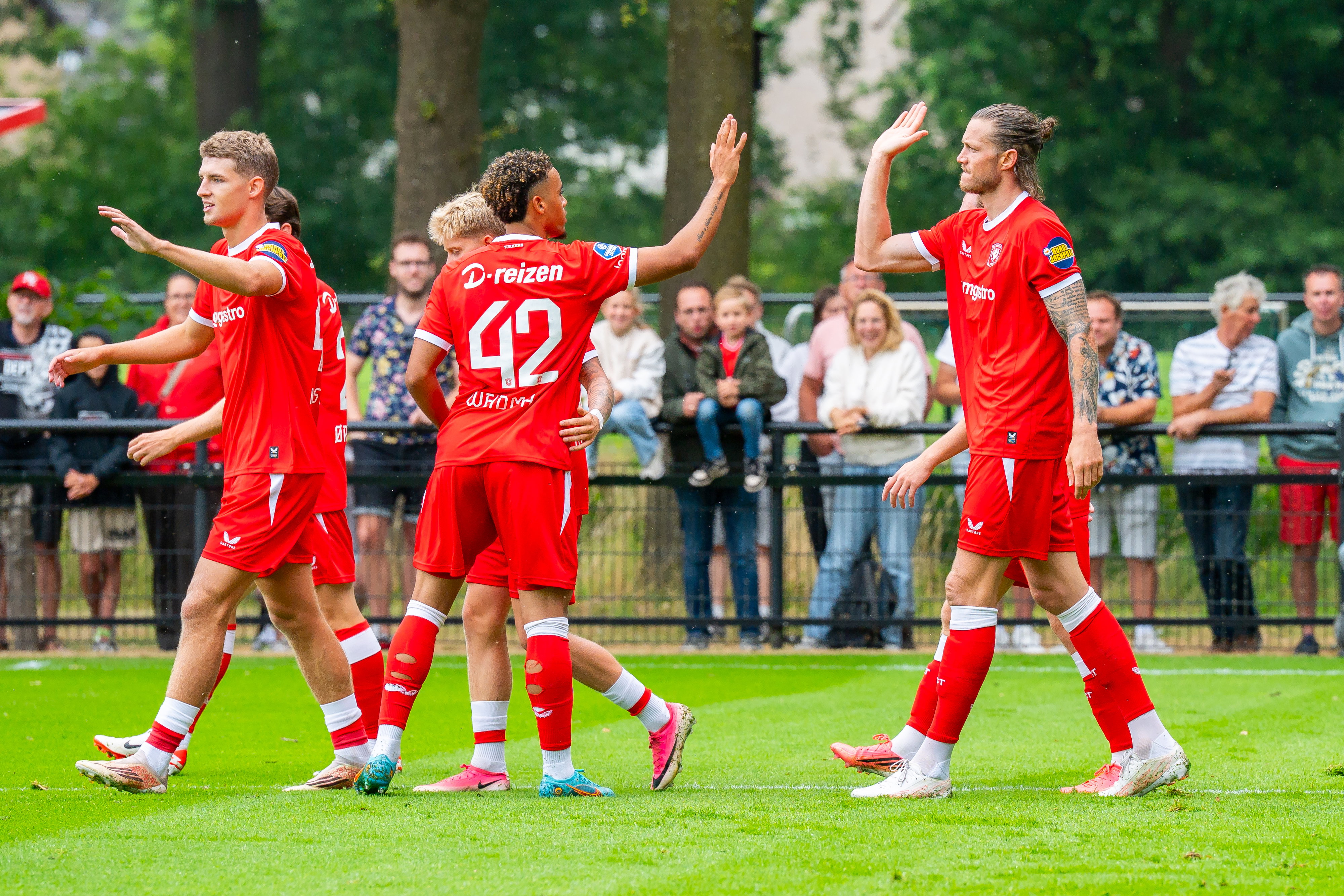 FC Twente viert de eerste treffer van Wout Weghorst