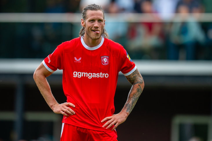 Wout Weghorst in het shirt van FC Twente