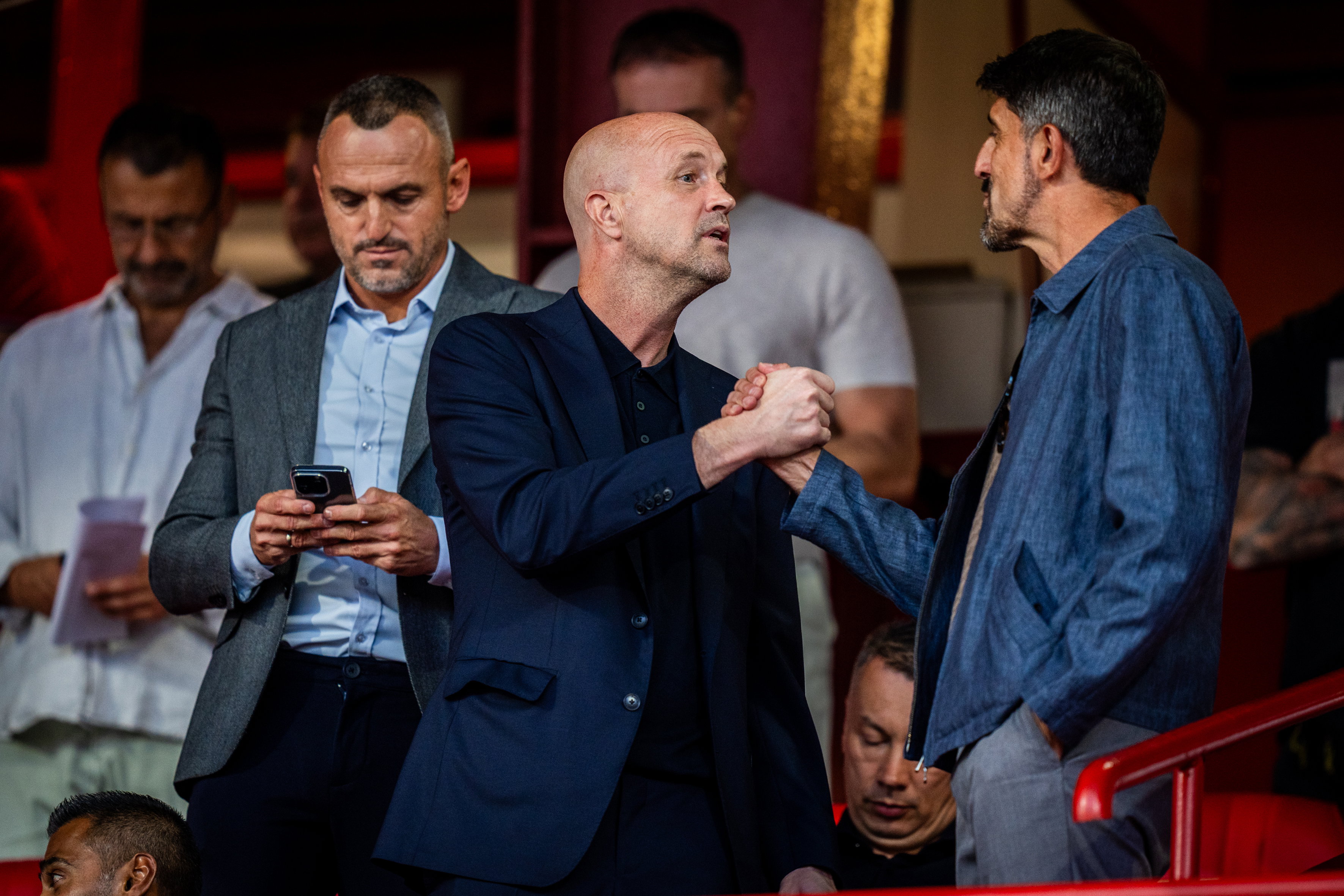 Ajax legt jeugdinternational van Oranje (19) vast in Amsterdam
