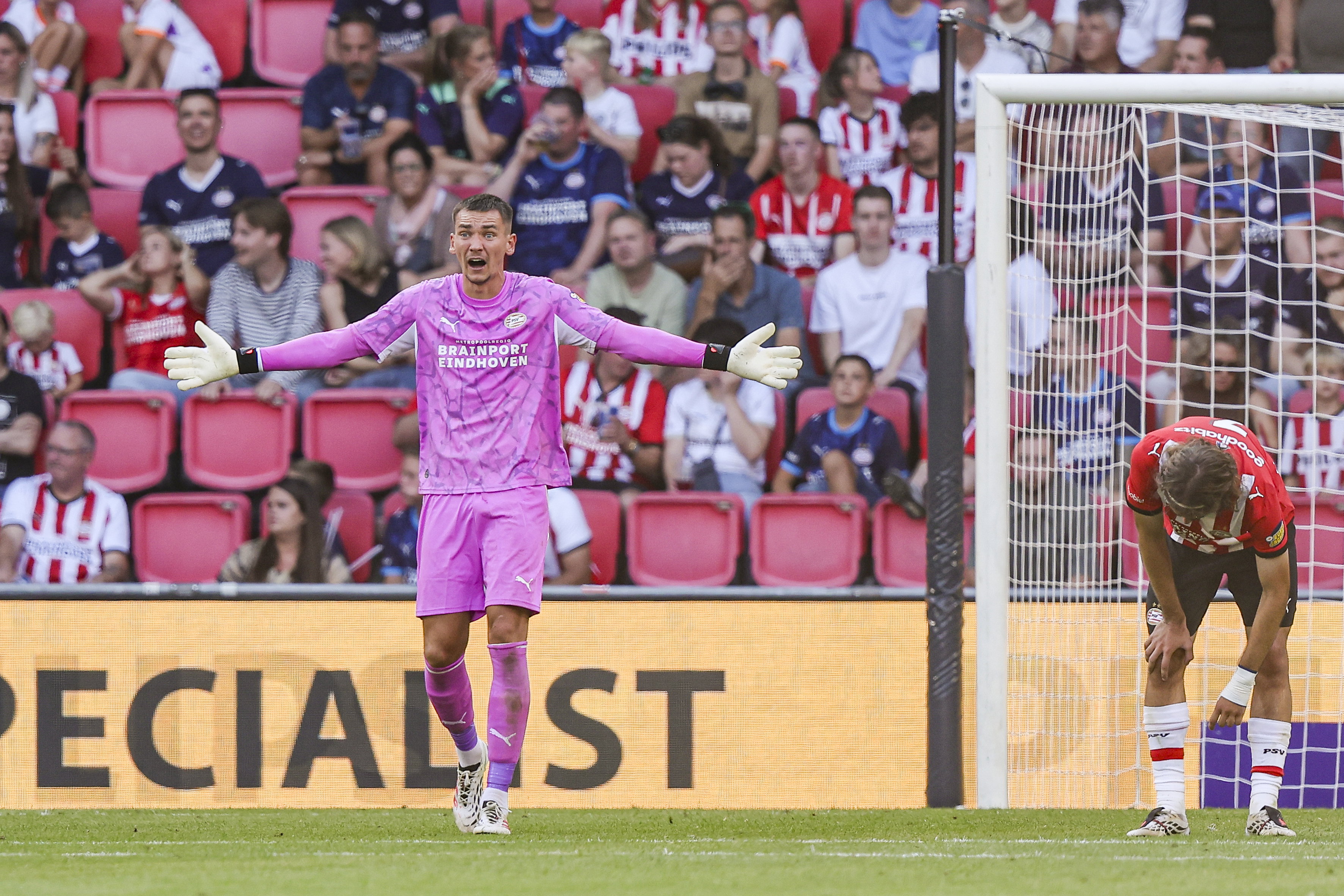 Matej Kovar na een treffer van Villarreal