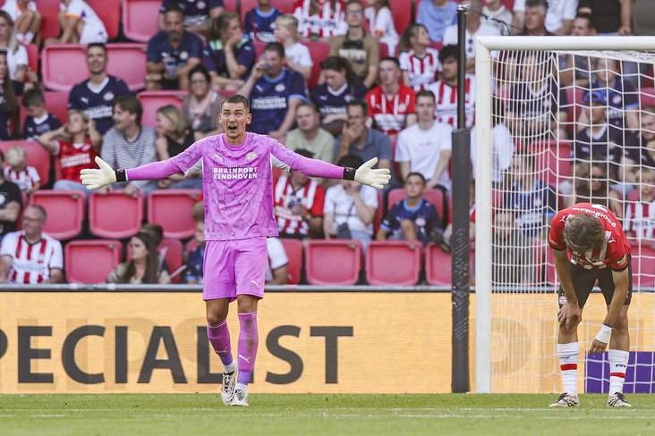Matej Kovar na een treffer van Villarreal
