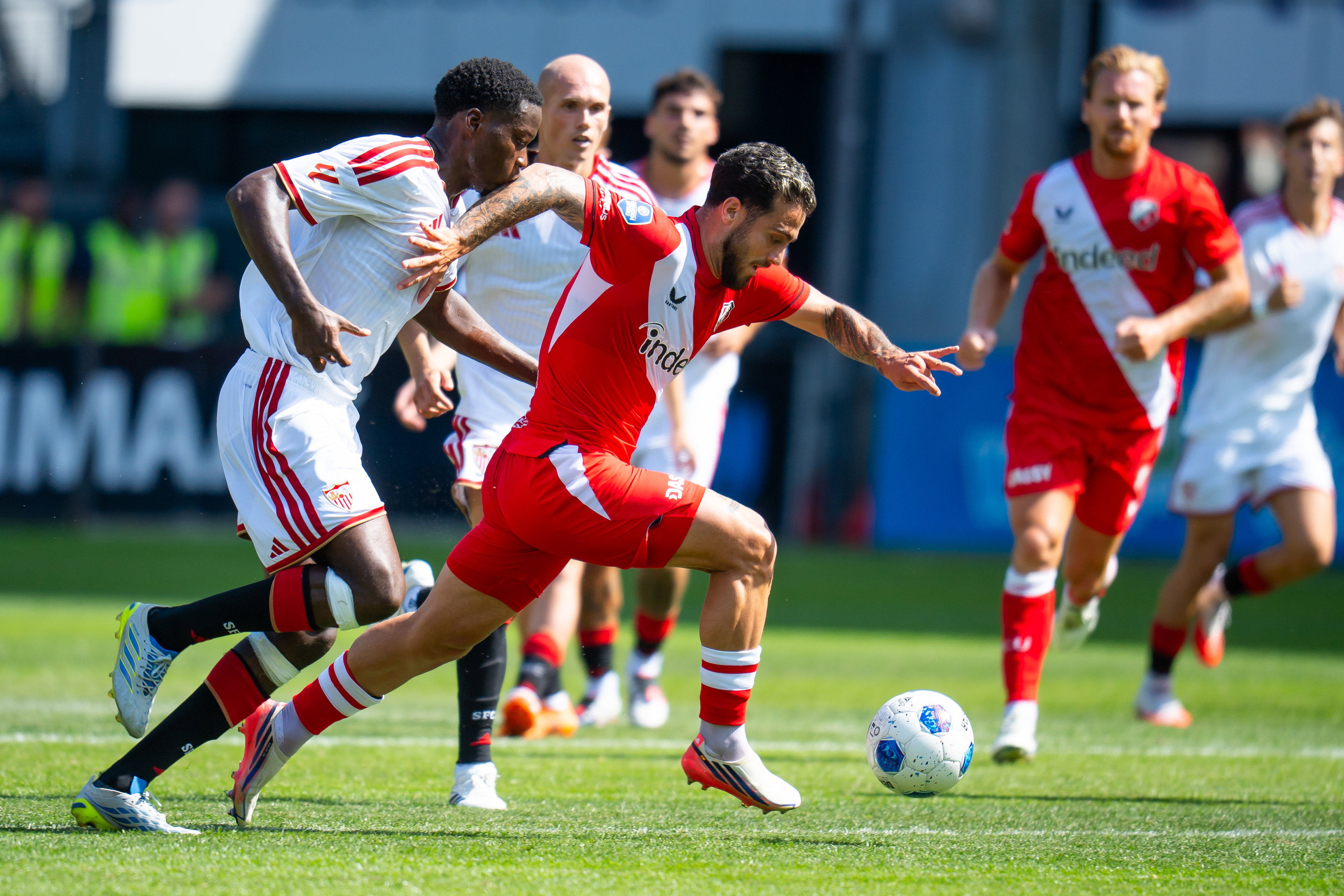 Ángel Alarcón in actie namens FC Utrecht