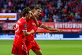 Max Bruns juicht na zijn doelpunt