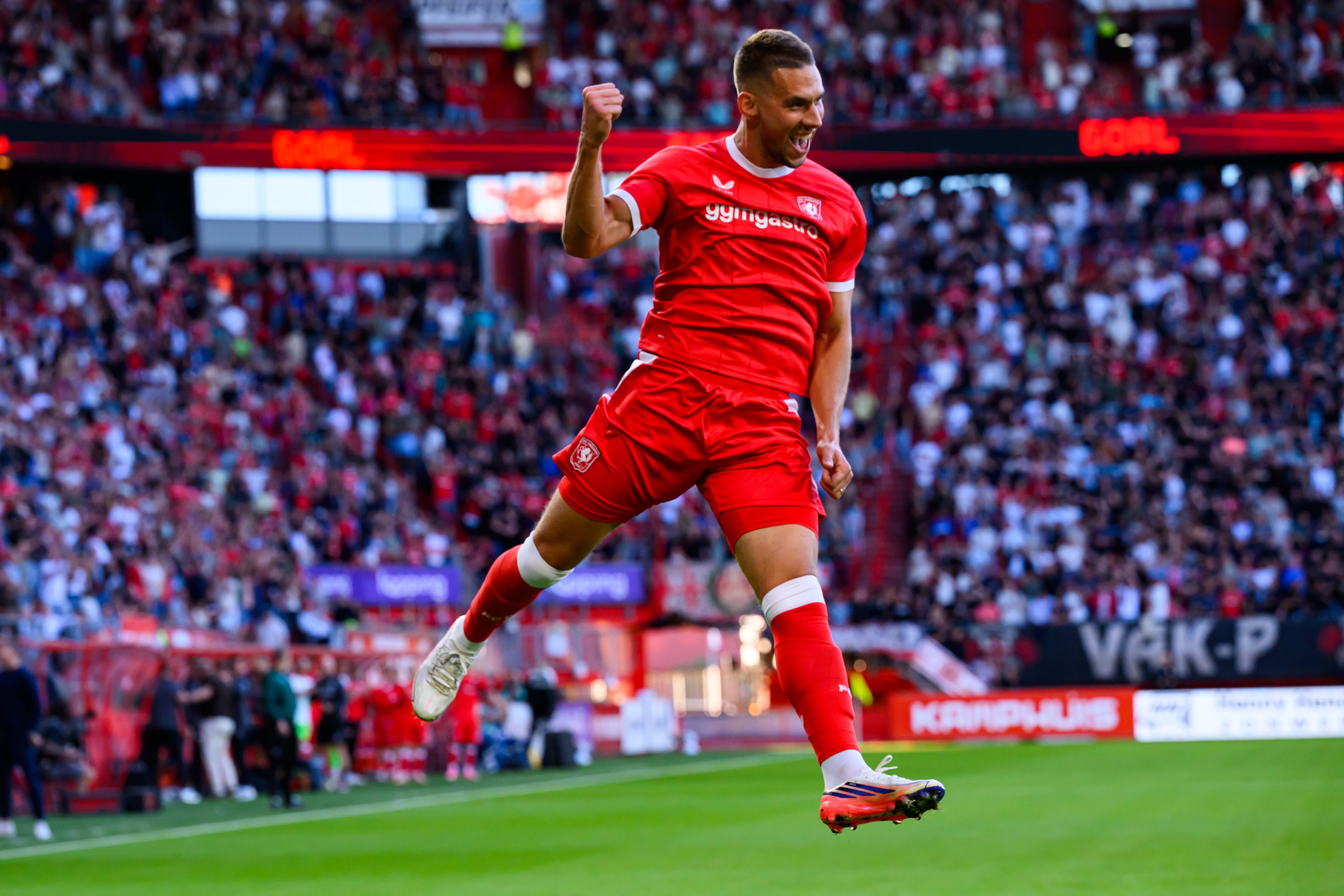 Marko Pjaca viert zijn treffer tegen DAC
