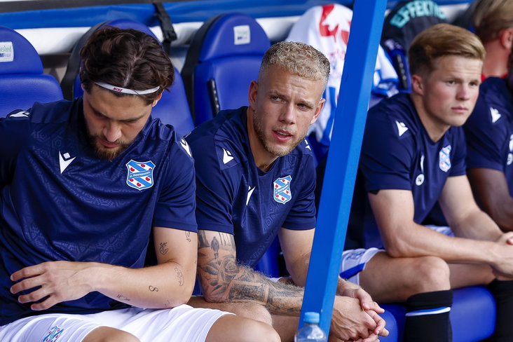 Luuk Brouwers op de bank bij SC Heerenveen