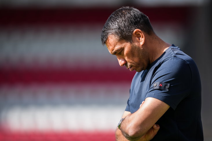 Giovanni van Bronckhorst denkt na