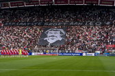 De spelers van FC Utrecht bij de minuut stilte voor Leo van Veen