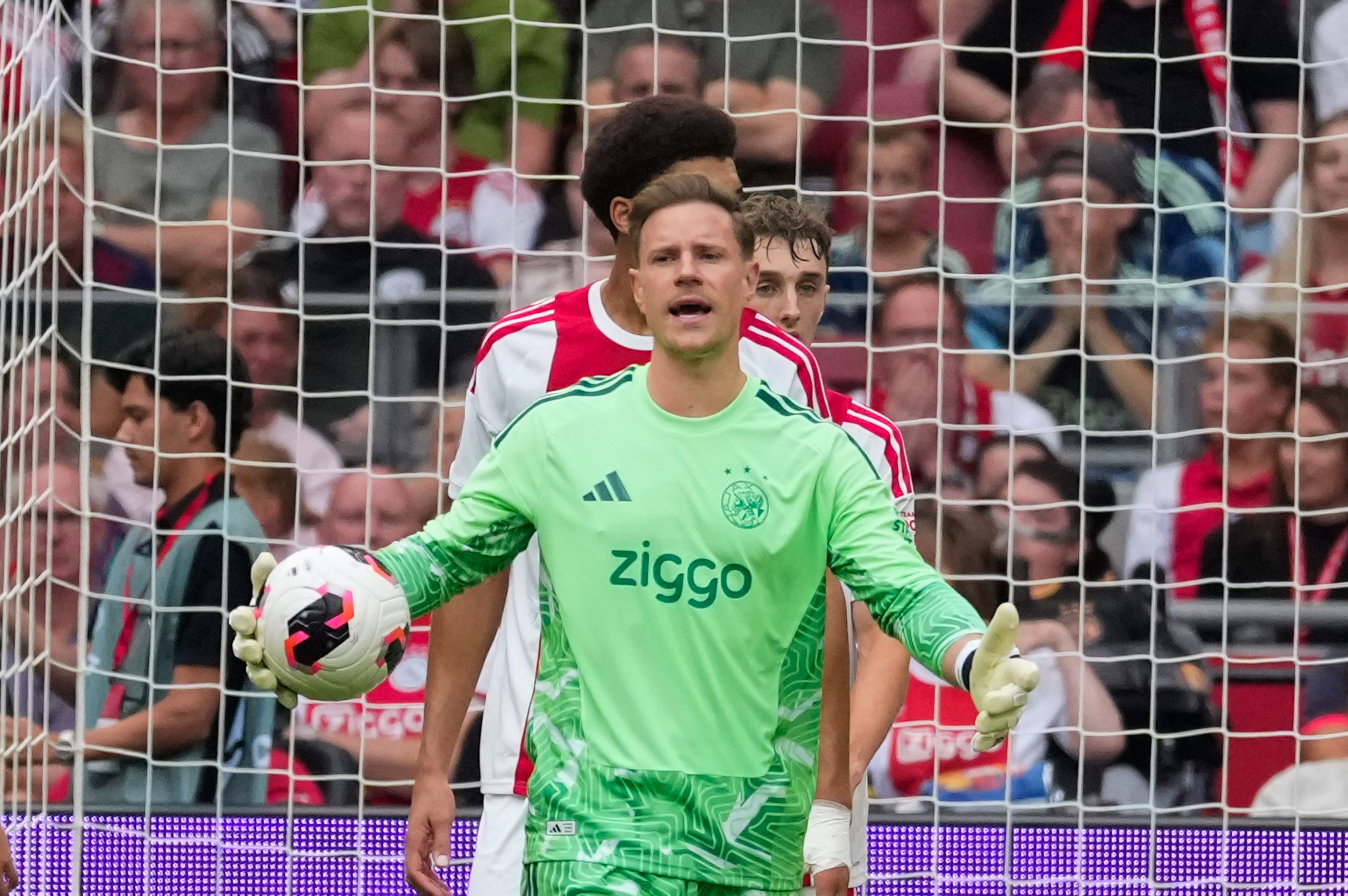 Marc-André ter Stegen baalt
