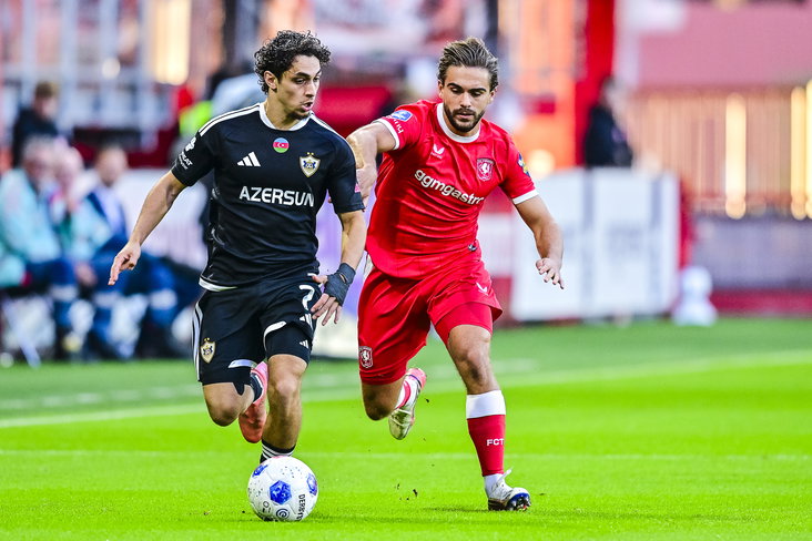 Bart van Rooij in duel tegen Qarabag