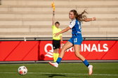 Donna Vos in actie namens AZ