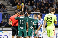 Richard Martens geeft geel bij SC Heerenveen - PEC Zwolle