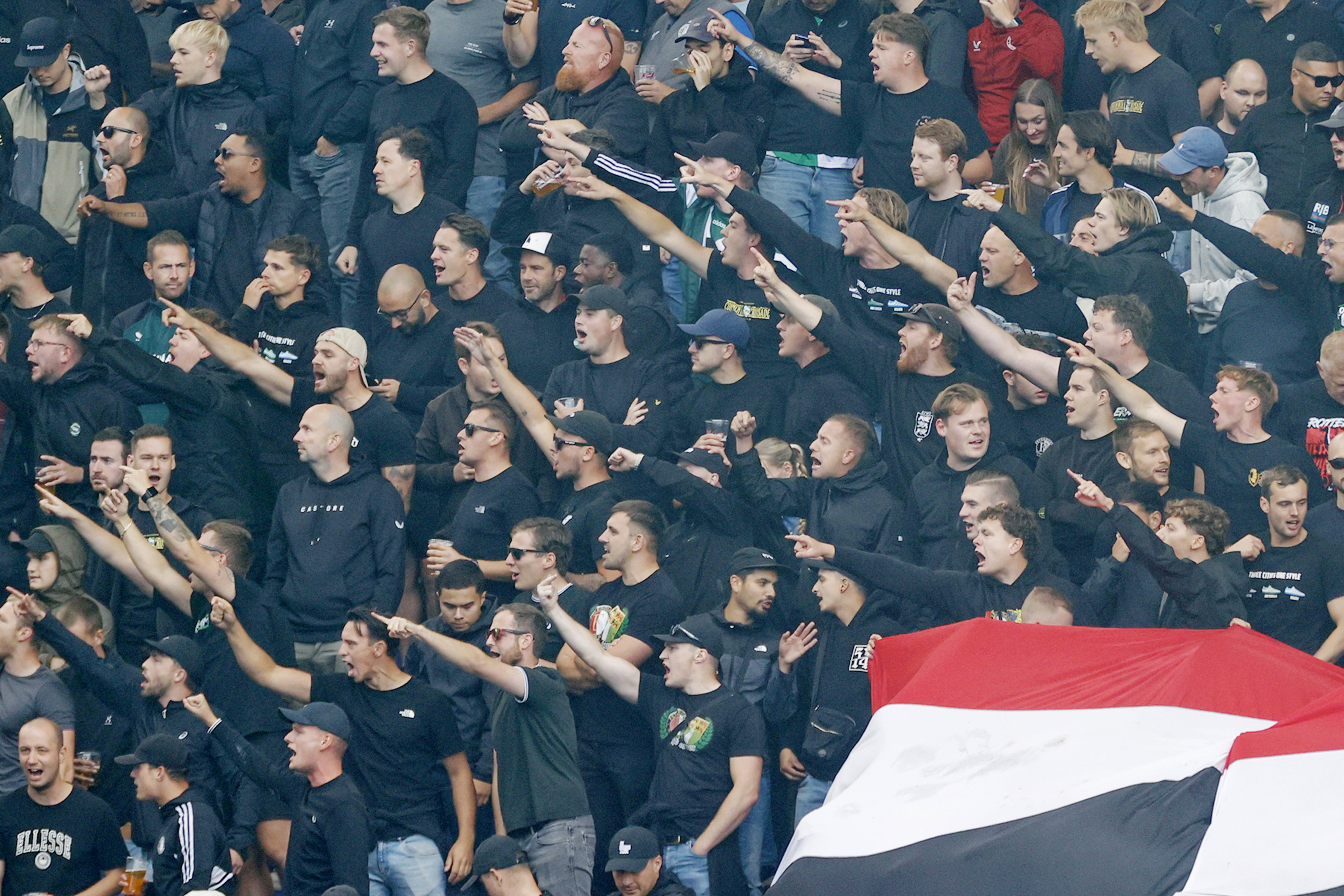Fans van Feyenoord in het uitvak