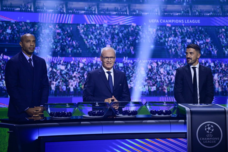 Thierry Henry en David Villa verrichtten de loting van de Champions League