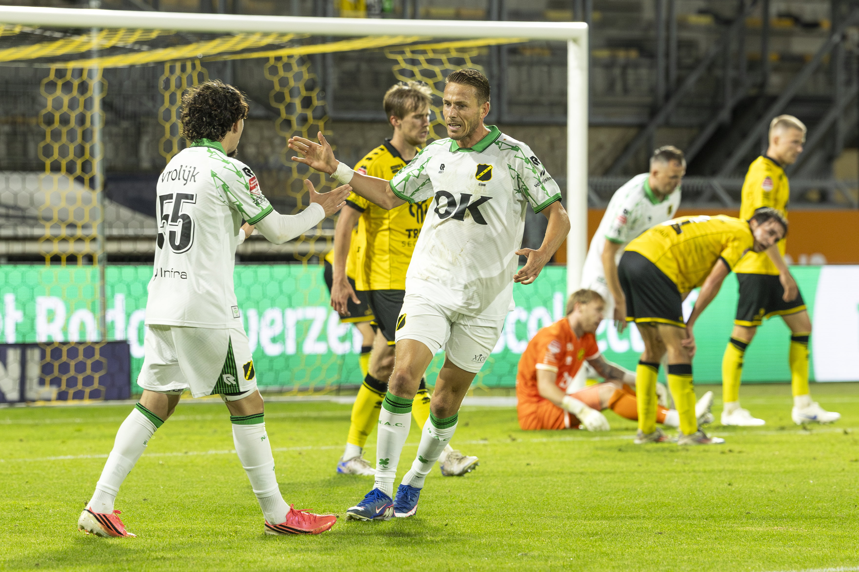 Paul Gladon viert de 2-2