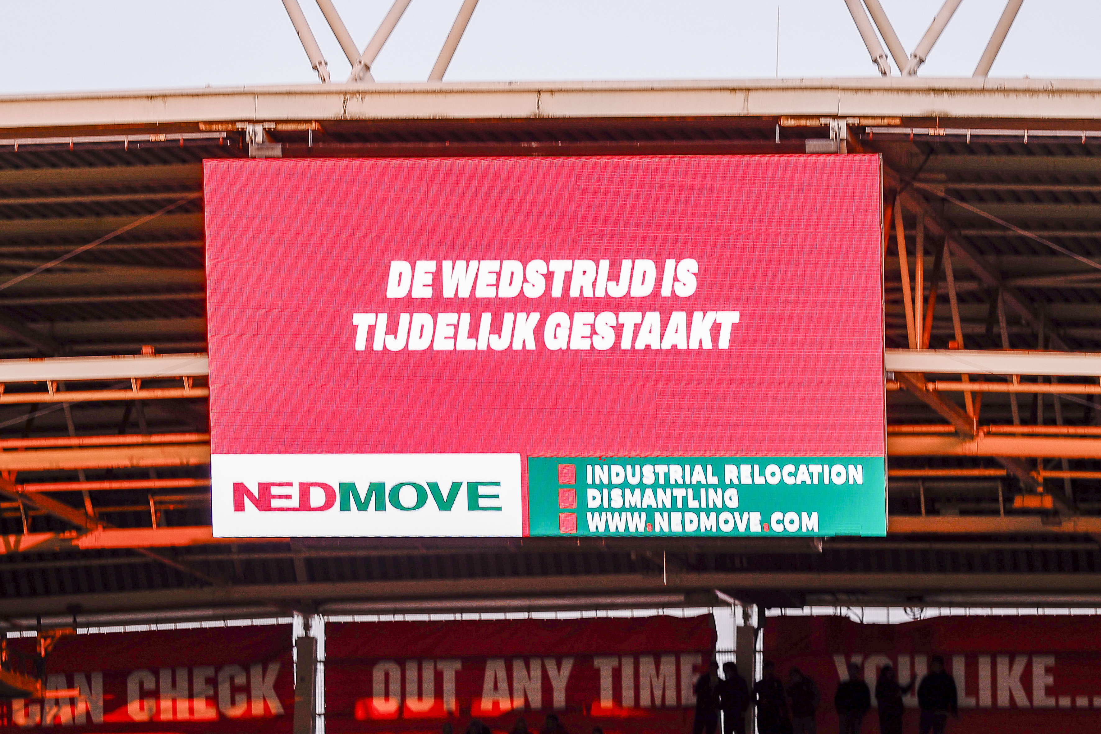 Wedstrijd is gestaakt
