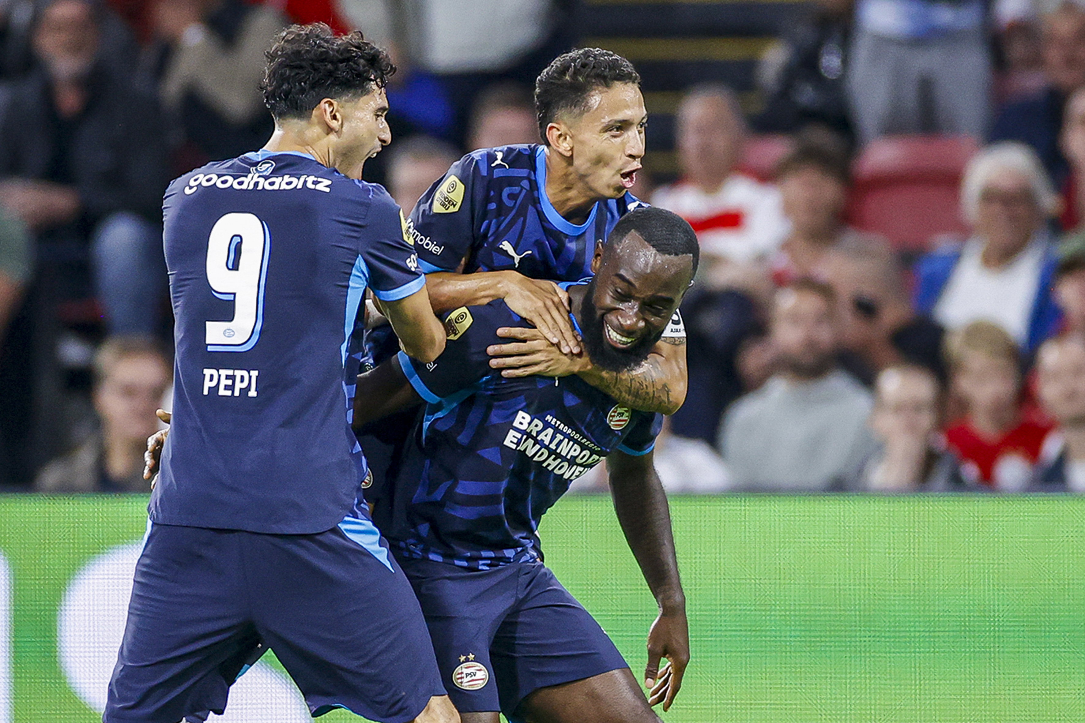 Lutsharel Geertruida na zijn goal