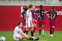Speelsters van FC Barcelona juichen na een goal tegen Sevilla