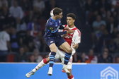 Ruben van Bommel botst op Aaron Bouwman