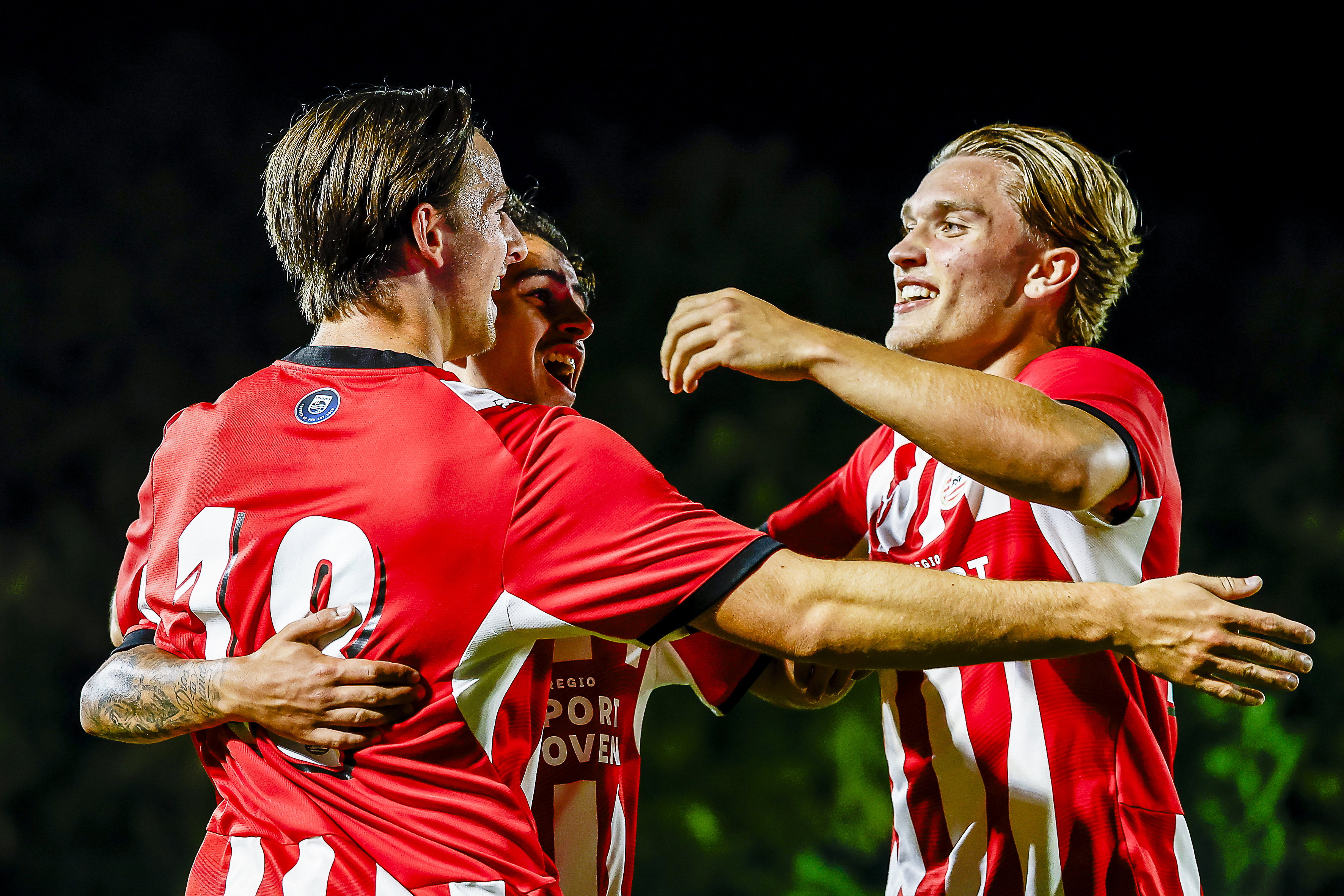Jong PSV juicht