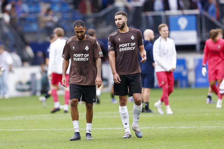 Marvin Peersman en Abdelnour Soualhia in het 'uittenue' van Telstar