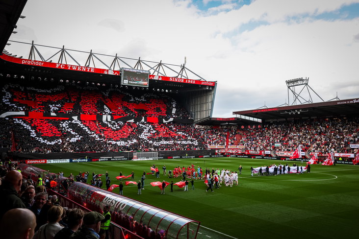 De sfeeractie van FC Twente voor de wedstrijd tegen PSV
