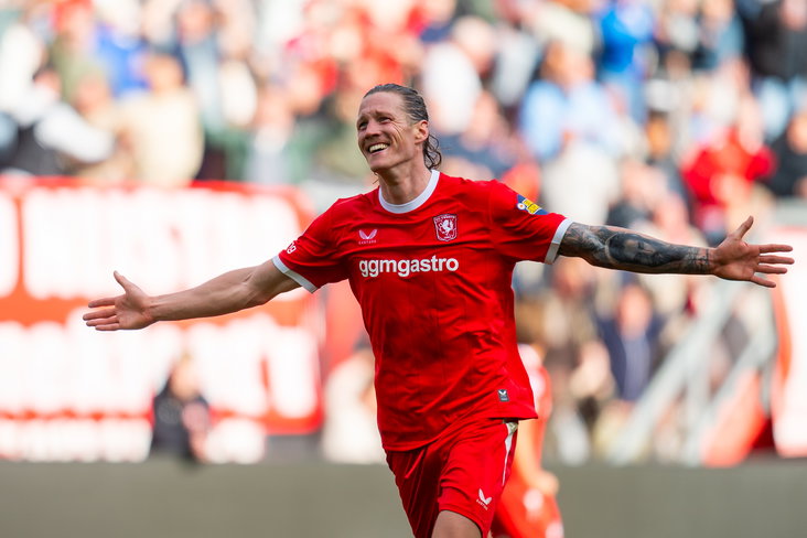 Wout Weghorst juicht
