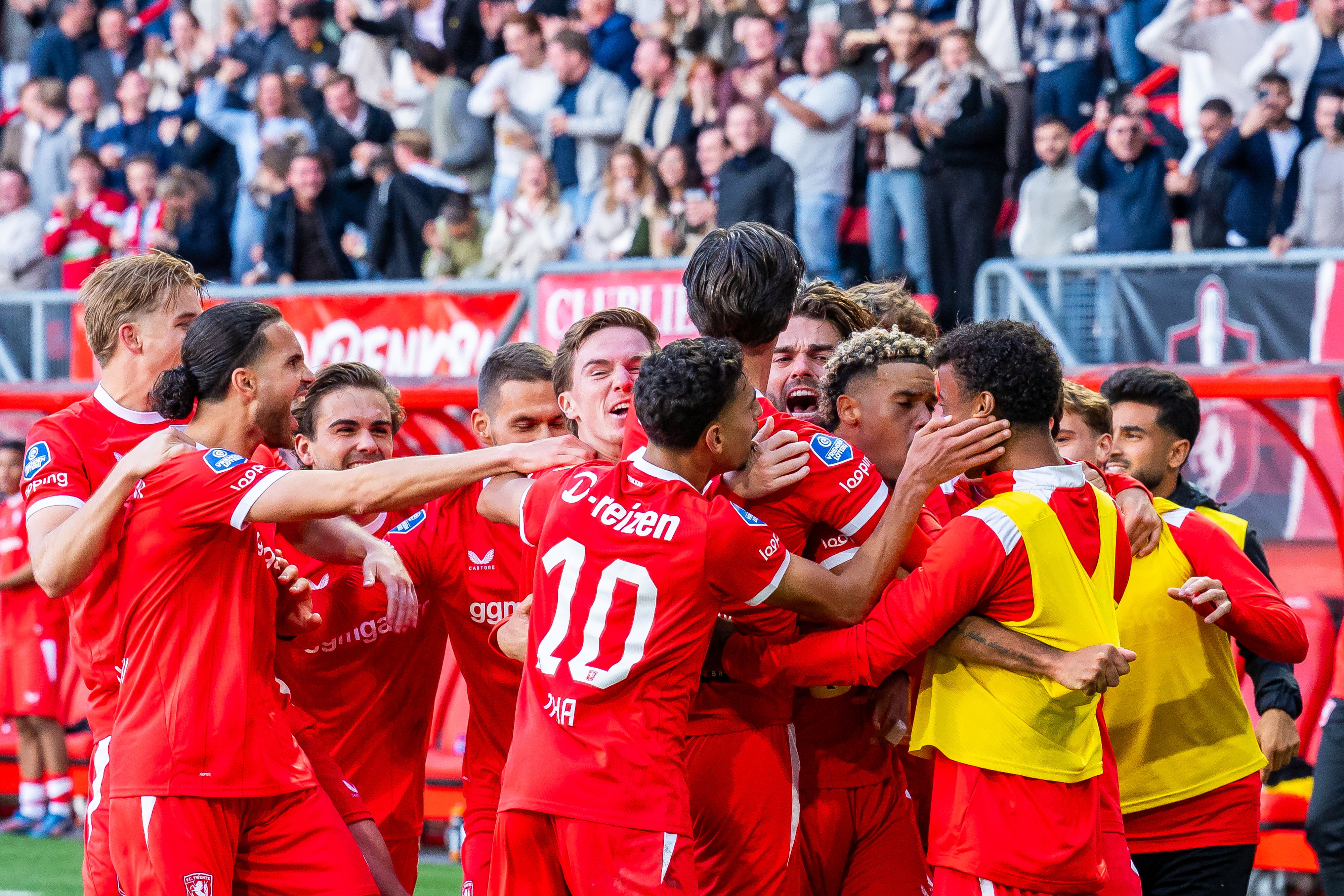 SAMENVATTING | FC Twente walst in Enschede over Werder Bremen heen