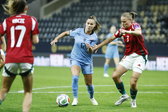 Victoria Pelova in actie namens de OranjeLeeuwinnen tegen Hongarije