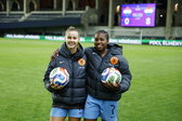 Victoria Pelova en Lineth Beerensteyn scoorden allebei een hattrick voor de OranjeLeeuwinnen