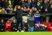 Giovanni van Bronckhorst langs de lijn bij Feyenoord - AZ