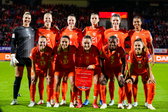 De OranjeLeeuwinnen voorafgaand aan het duel met Hongarije in Tilburg