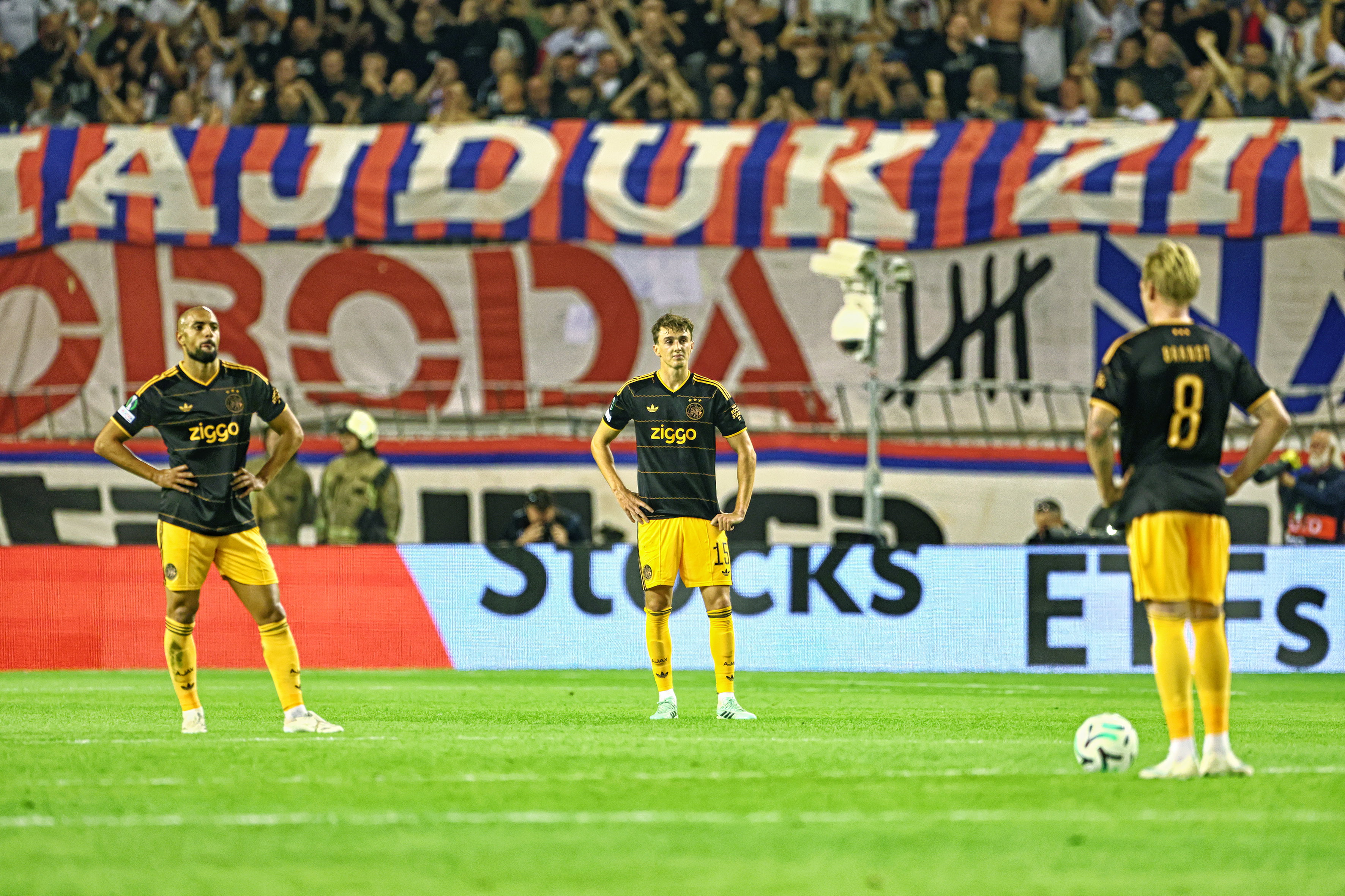 Sofyan Amrabat, Youri Baas en Julian Brandt balen